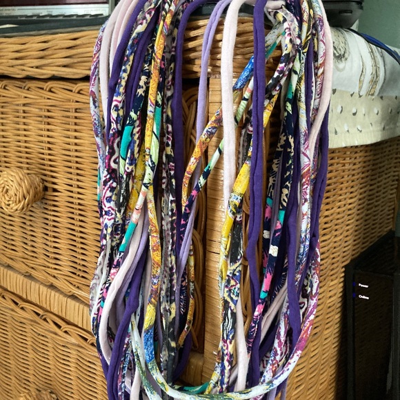 Beautiful shreads to dress up your outfit. - Picture 4 of 4